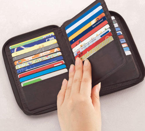 Người tiêu dùng sẽ cảm thấy bất tiện nếu phải mang quá nhiều thẻ tích điểm trong ví